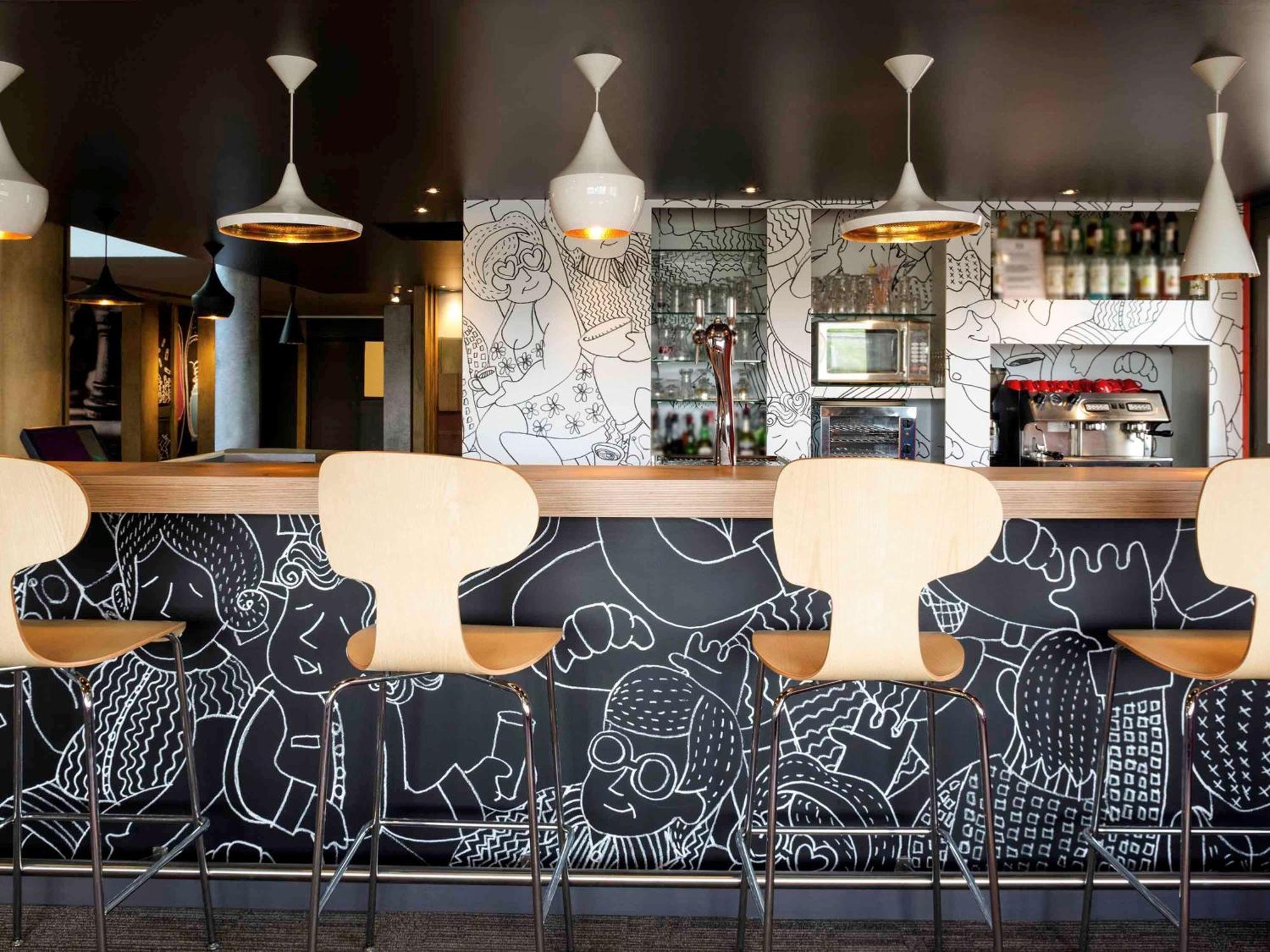Ibis Pau Lescar Hotell Exteriör bild