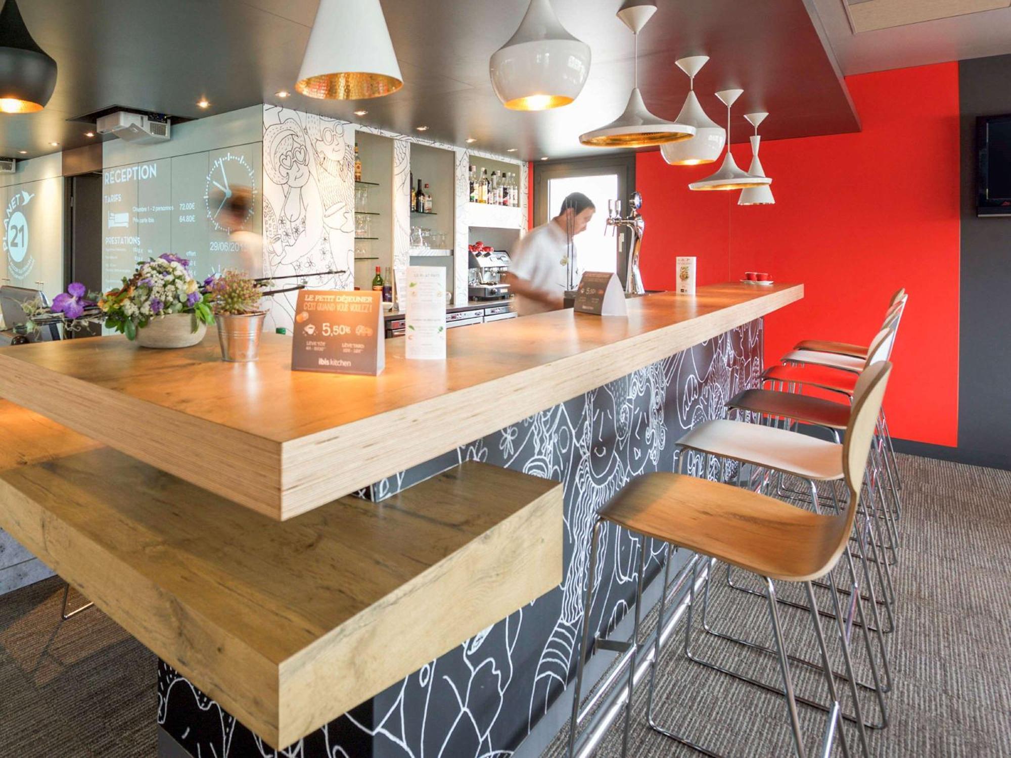 Ibis Pau Lescar Hotell Exteriör bild