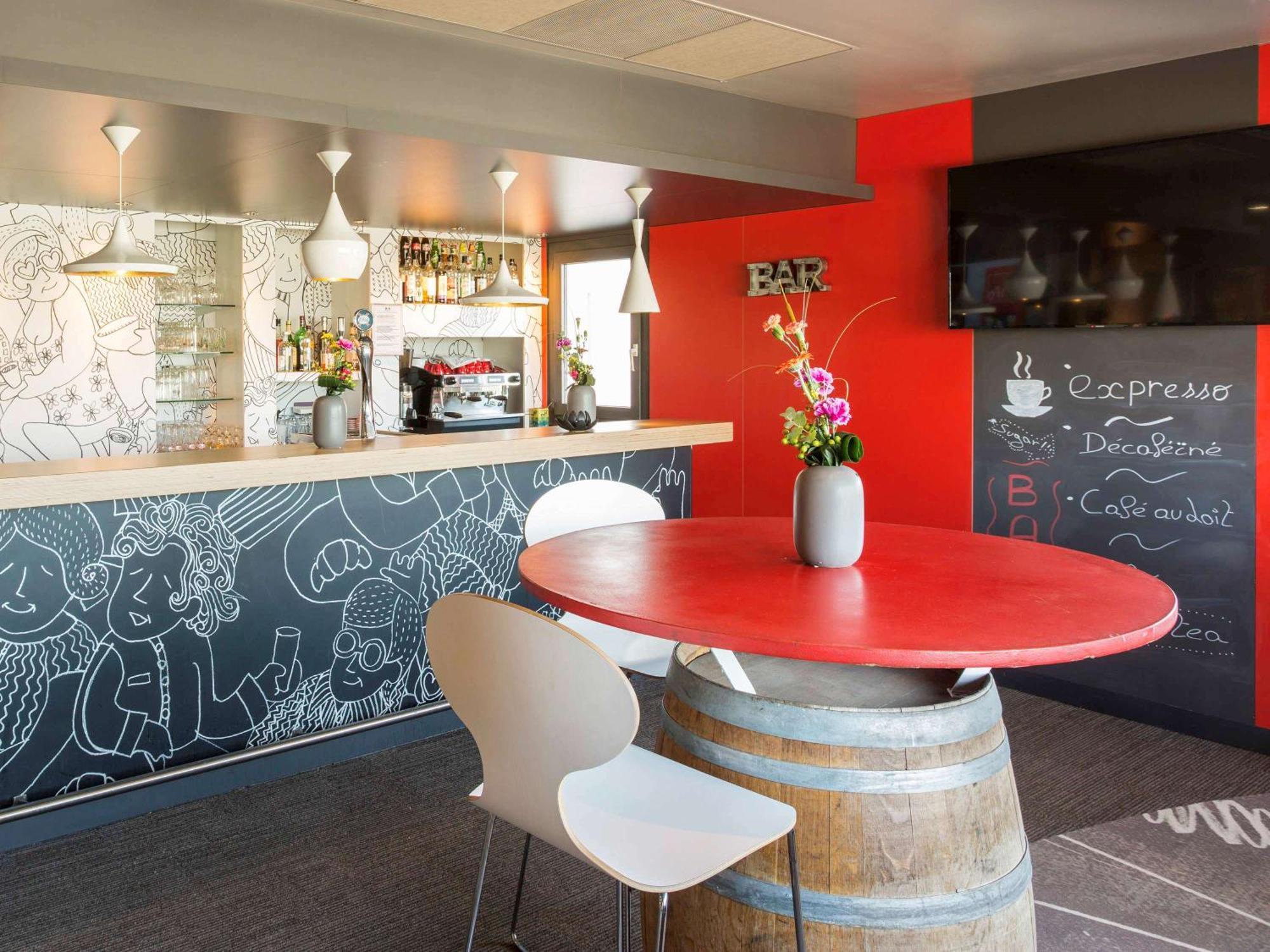 Ibis Pau Lescar Hotell Exteriör bild