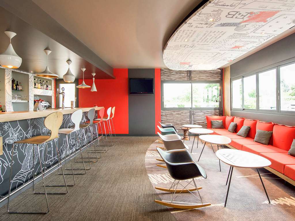 Ibis Pau Lescar Hotell Restaurang bild