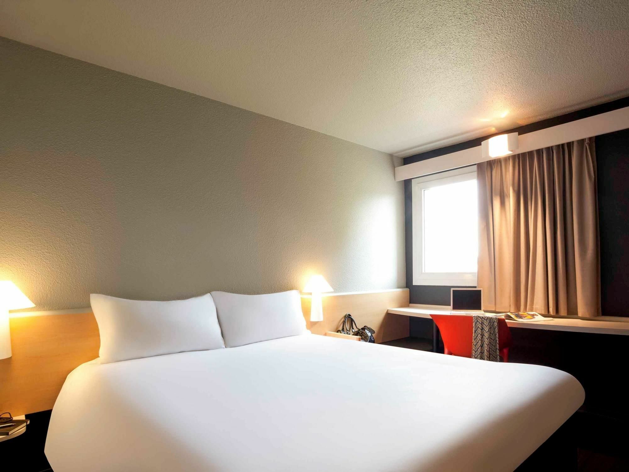 Ibis Pau Lescar Hotell Exteriör bild